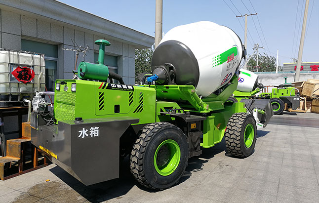 自动上料混凝土搅拌车